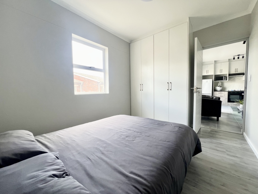 1 Bedroom Property for Sale in Table View Western Cape